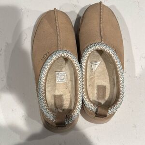 Ugg Women’s Tazz suede